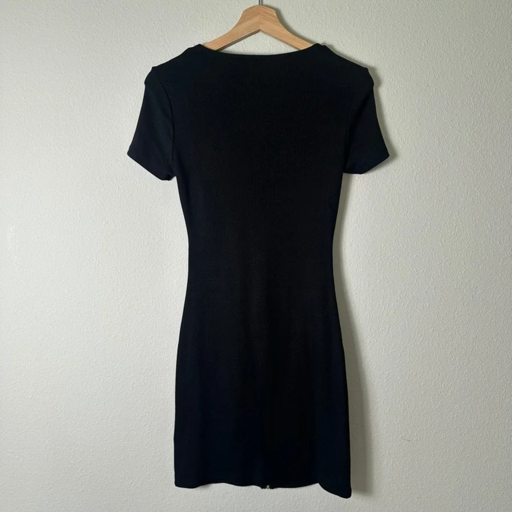 GUESS Y2K Black Ribbed Cutout Zip Front Mini Bodycon Dress Size M NWT Grunge‎ - Picture 2 of 8